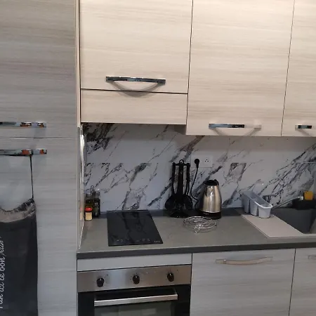 Coquet 2 Pieces Entierement Renove Et Climatise Apartment *