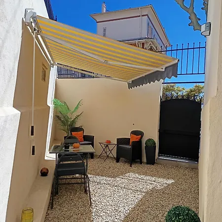 Coquet 2 Pieces Entierement Renove Et Climatise Apartment